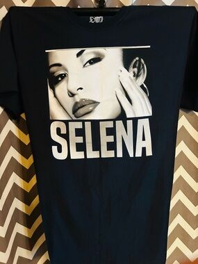 SELENA Black Graphic Tee